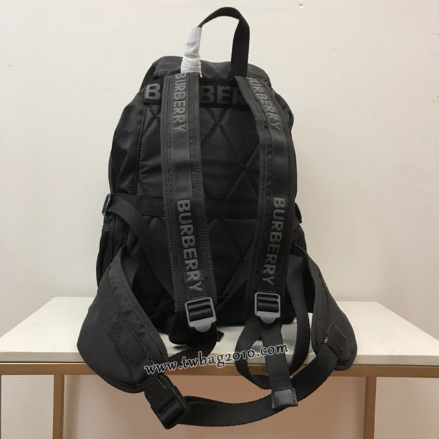 Burberry專門店新款實用型雙肩包 巴寶莉Vintage復古格紋尼龍男士雙肩包 yxb1448